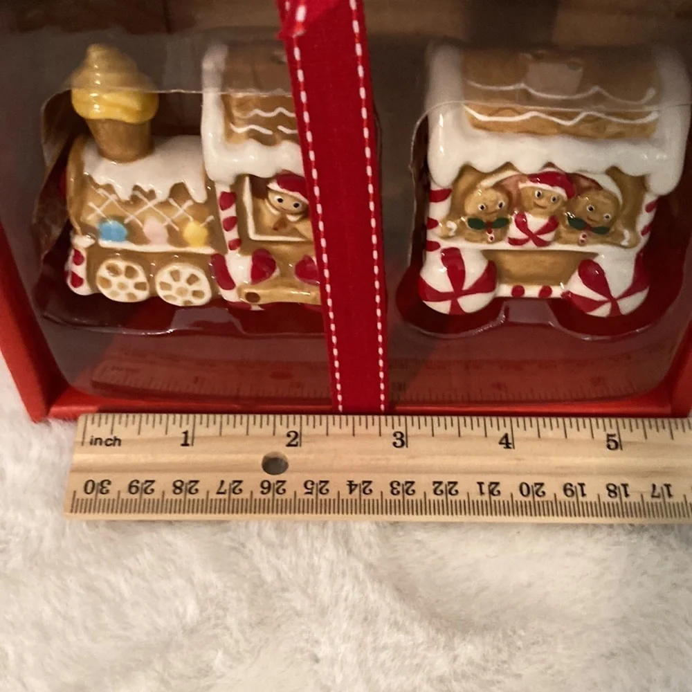 Blue Sky Gingerbread Train Shakers